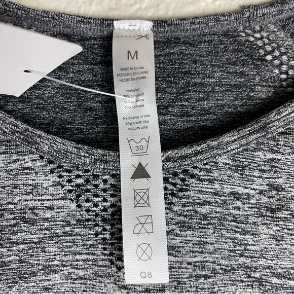 MEND CORE Seamless Dark Gray Sleeved Crop Top and Legging Set NWT - Picture 7 of 11